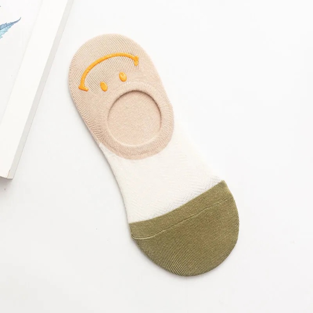 New🌟Urban Outfitters-Smiley Pattern Beige and Green No-Show Socks